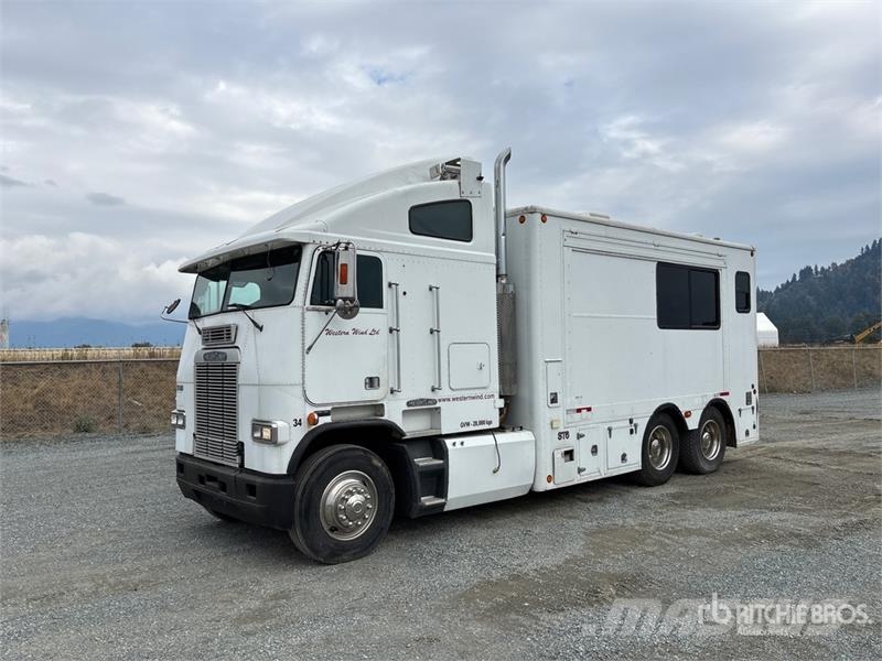Freightliner FLA086 6x4 Movie Cast Truck Autre camion