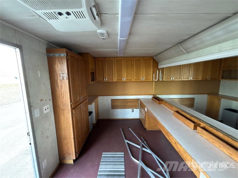 Freightliner FLB 6x4 Movie Cast Truck Andere Fahrzeuge
