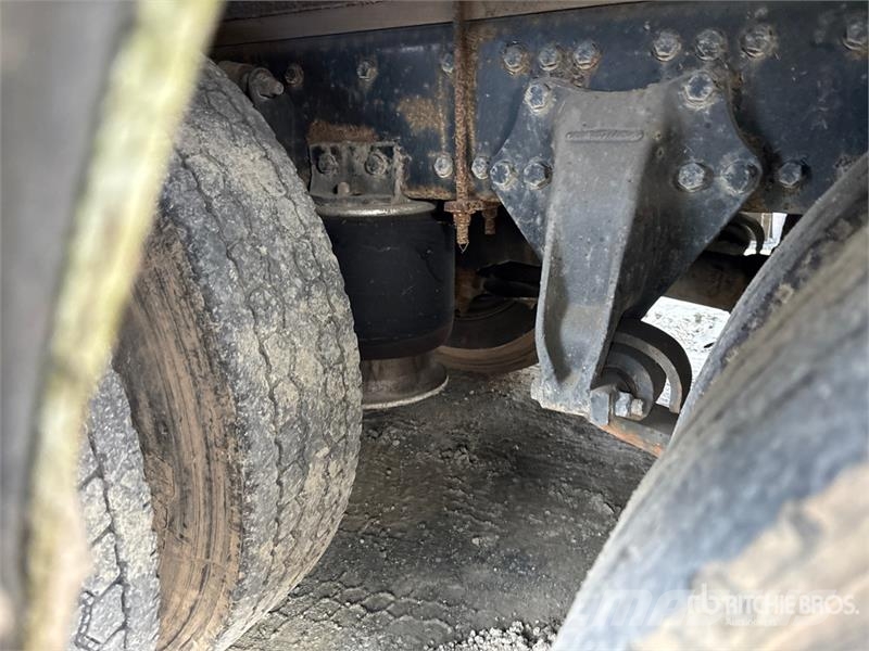 Freightliner FLB 6x4 Movie Cast Truck Andere Fahrzeuge