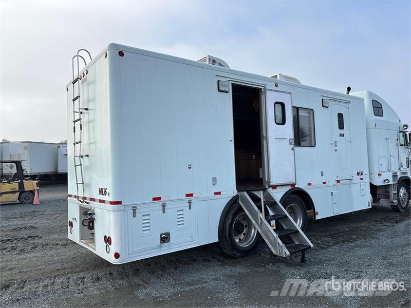 Freightliner FLB 6x4 Van Truck 厢式货车