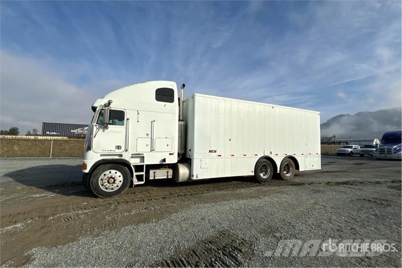 Freightliner FLB 6x4 Van Truck 厢式货车