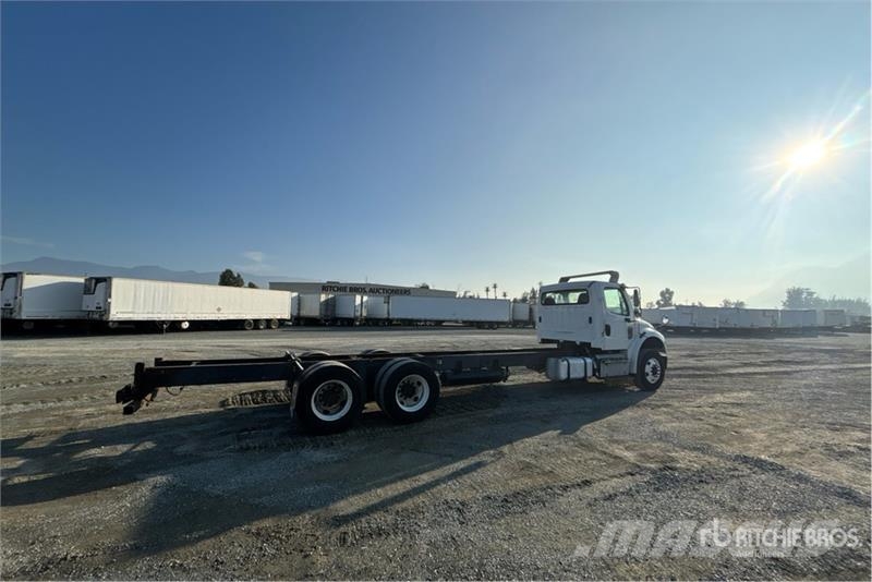 Freightliner M2 106 Cabines