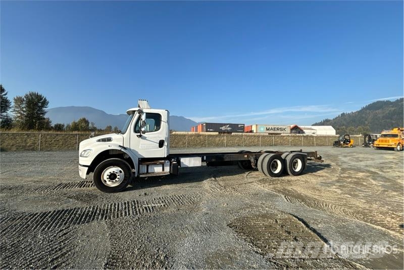 Freightliner M2 106 Cabines
