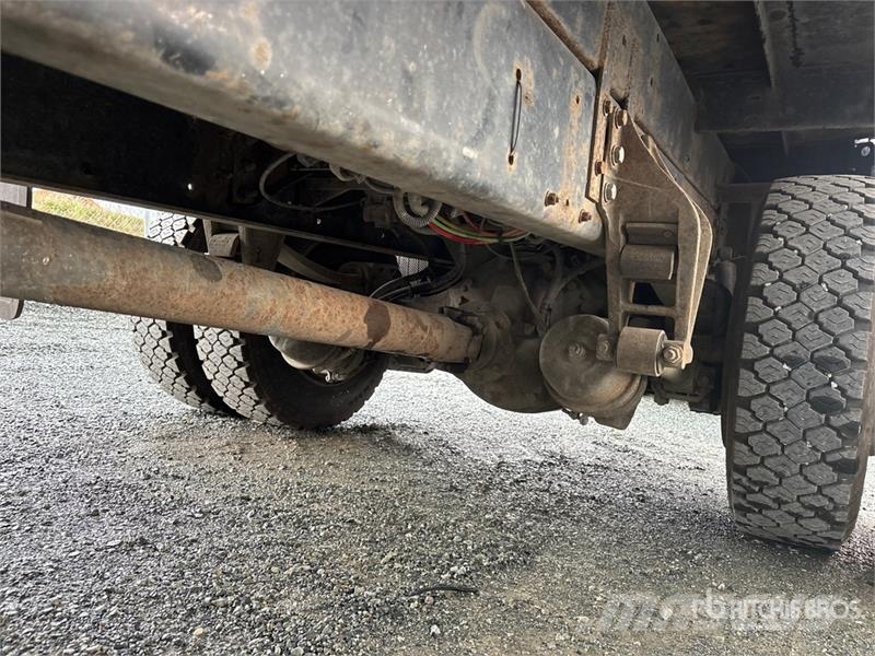 Freightliner M2 106 Platformas/izkraušana no sāniem