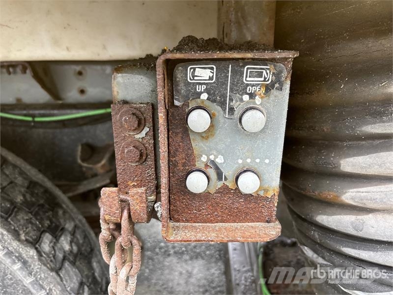 Freightliner M2 106 Kamioni za čišćenje ulica