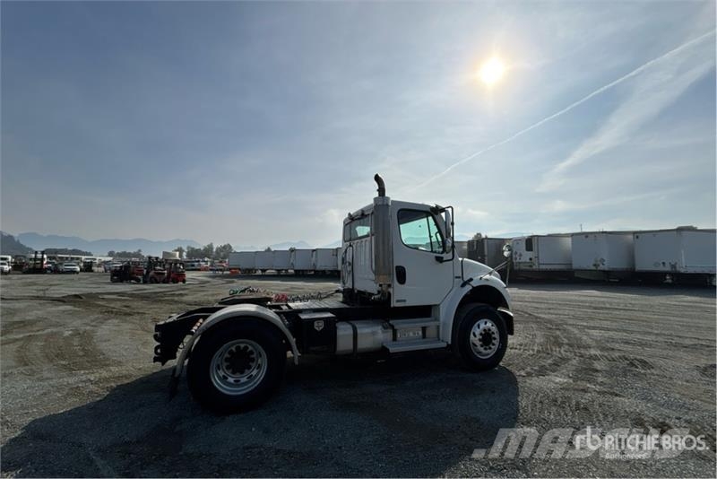 Freightliner M2 106 Nyergesvontatók