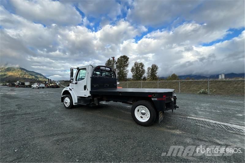 Freightliner M2 106 Flatbed / Dropside trucks