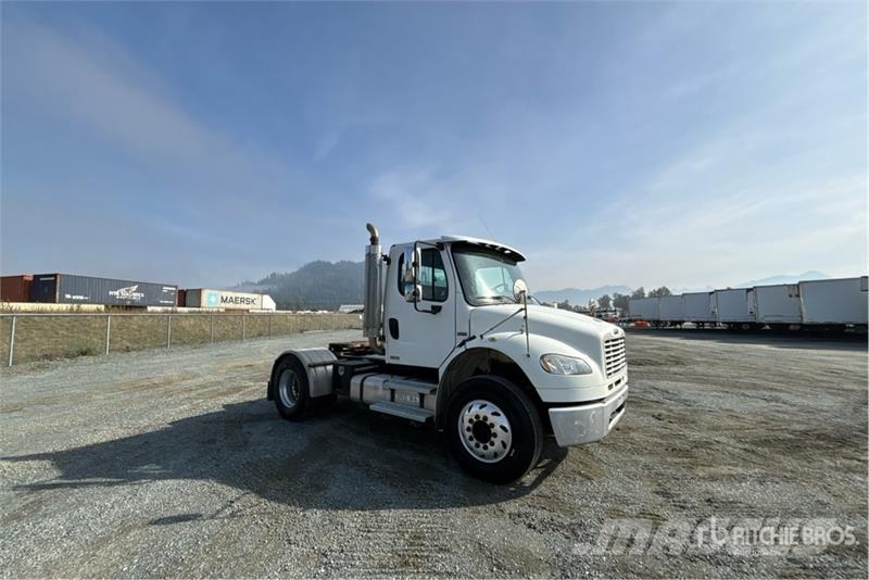 Freightliner M2 106 Nyergesvontatók