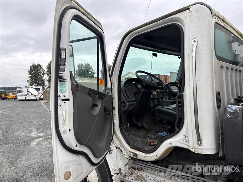 Freightliner M2 106 Kamioni za čišćenje ulica