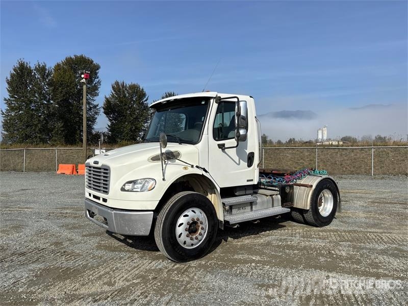 Freightliner M2 106 Nyergesvontatók