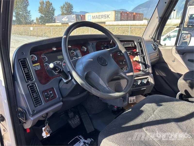 Freightliner M2 106 Säiliöautot