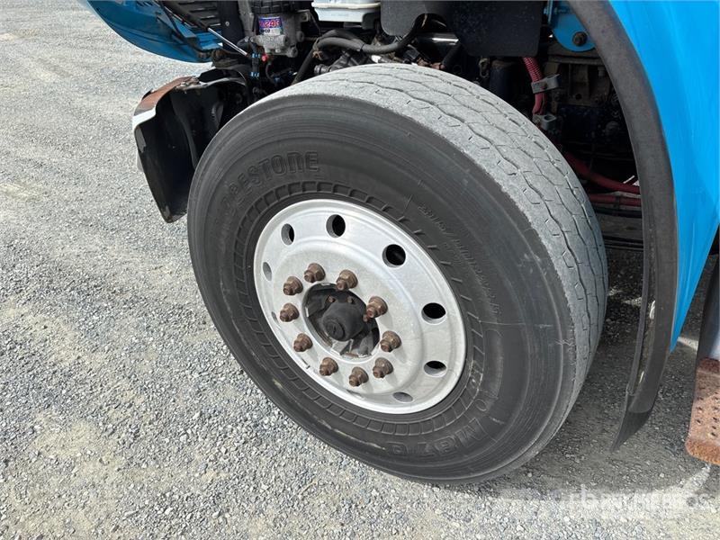 Freightliner M2 106 Kabine i unutrašnjost