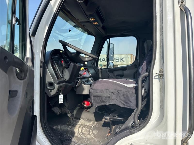 Freightliner M2 106 Nyergesvontatók