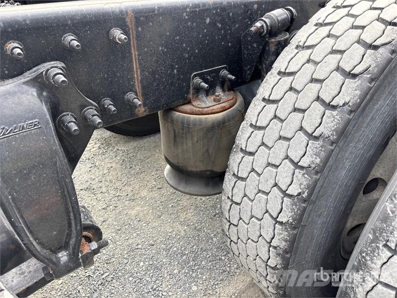 Freightliner M2 106 Kabine i unutrašnjost