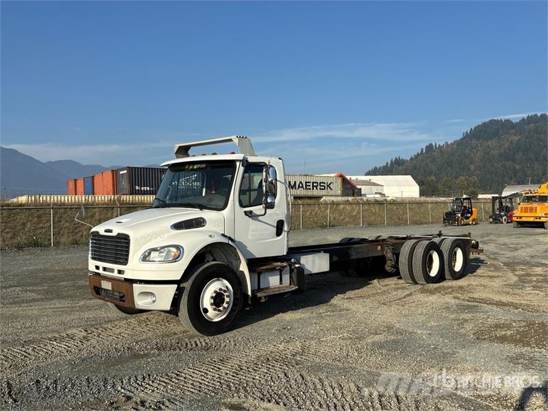 Freightliner M2 106 Cabines