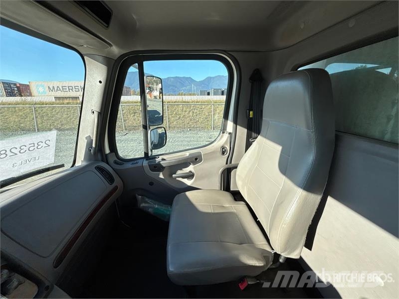 Freightliner M2 106 Camion cassonati