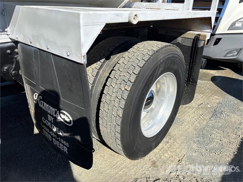 Freightliner M2 106 Säiliöautot
