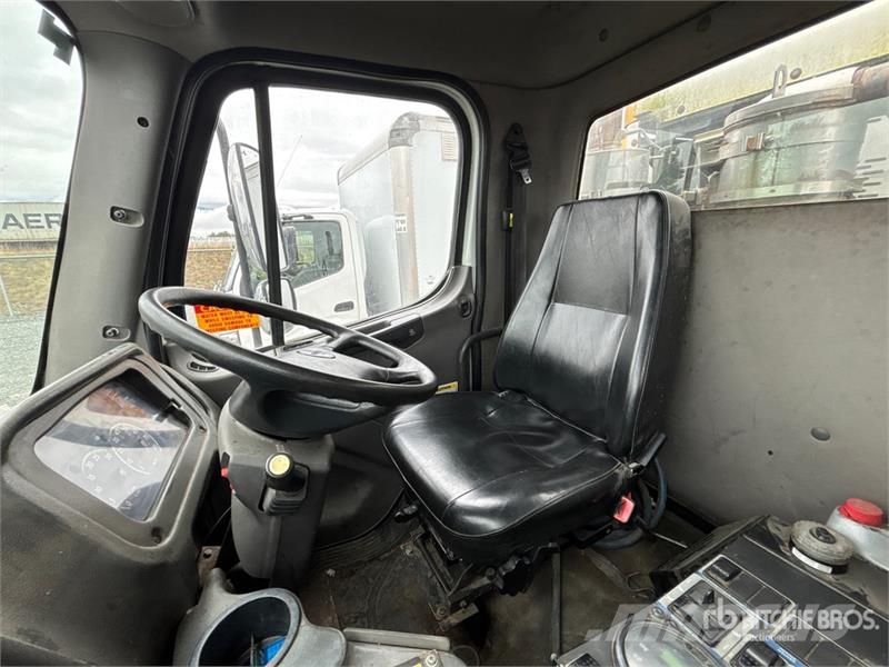 Freightliner M2 106 Kamioni za čišćenje ulica