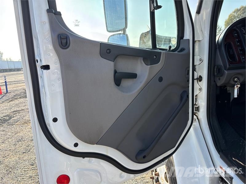 Freightliner M2 106 Cabines