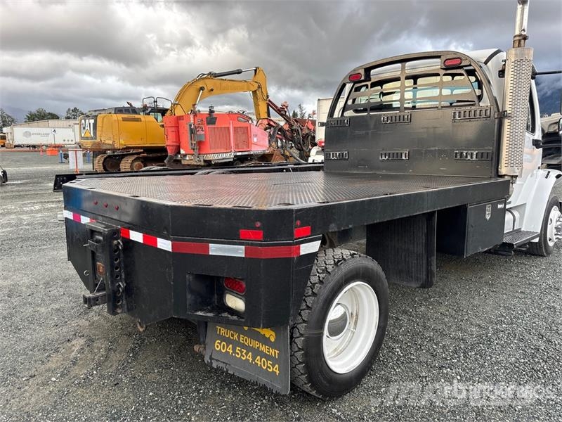 Freightliner M2 106 Platformas/izkraušana no sāniem