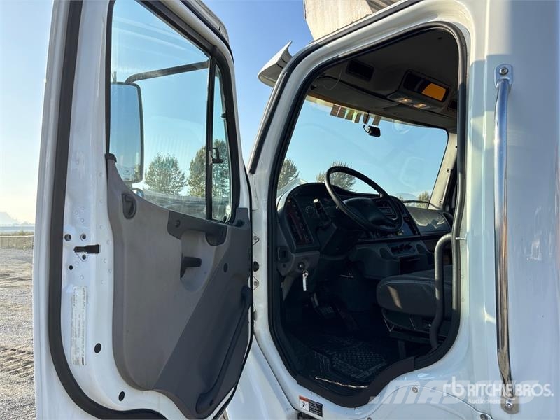 Freightliner M2 106 Cabines