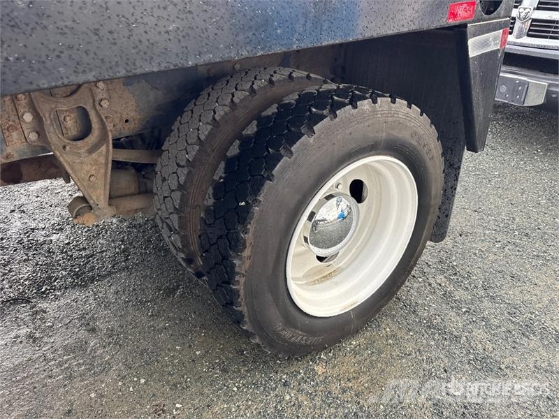 Freightliner M2 106 Platformas/izkraušana no sāniem