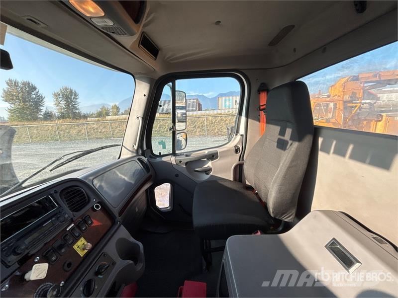 Freightliner M2 106 Cabines