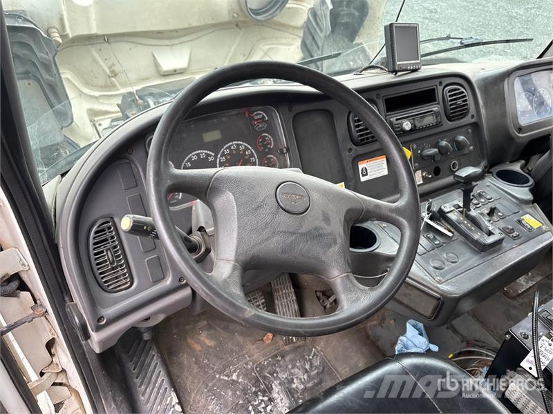 Freightliner M2 106 Kamioni za čišćenje ulica