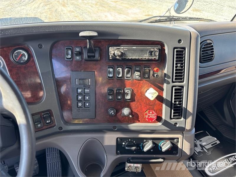Freightliner M2 106 Säiliöautot
