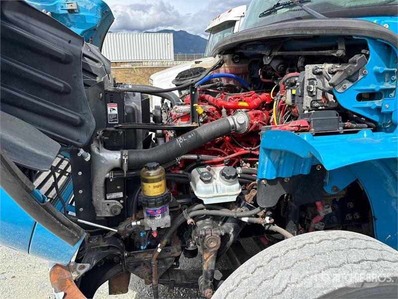 Freightliner M2 106 Kabine i unutrašnjost