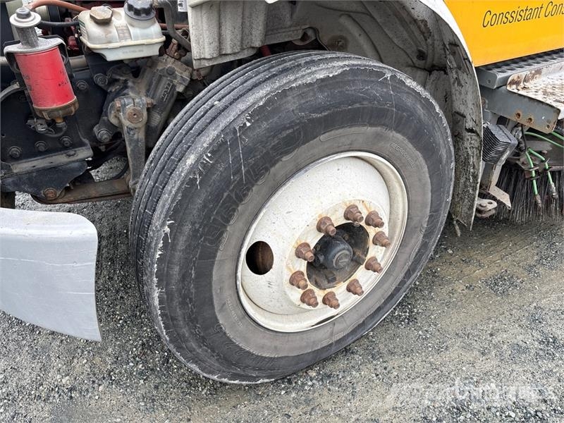 Freightliner M2 106 Kamioni za čišćenje ulica