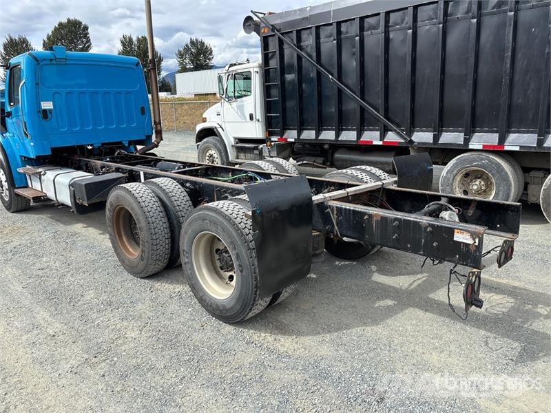 Freightliner M2 106 Kabine i unutrašnjost