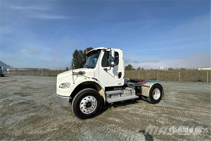 Freightliner M2 106 Nyergesvontatók