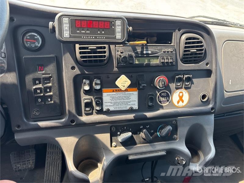 Freightliner M2 106 4x2 S/A Dump Truck Kiperi kamioni