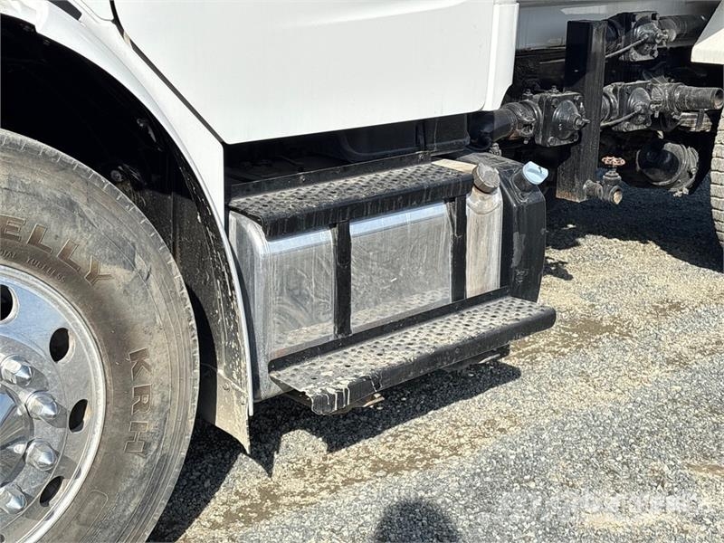 Freightliner M2 106 4x2 Water Truck Ūdens mašīnas