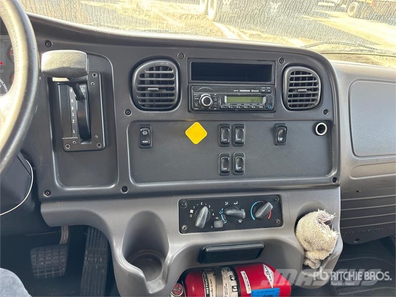 Freightliner M2 106 4x2 Water Truck Ūdens mašīnas