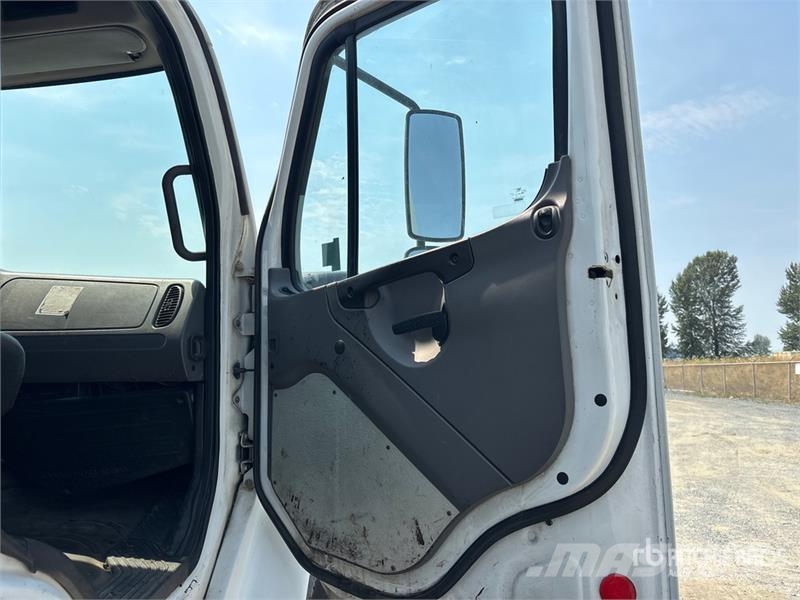 Freightliner M2 106 4x2 S/A Dump Truck Kiperi kamioni