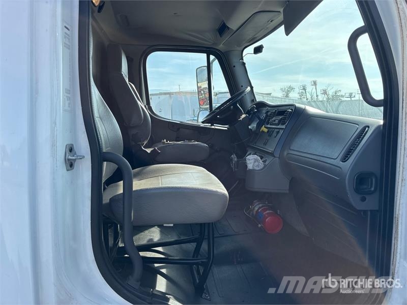 Freightliner M2 106 4x2 Water Truck Ūdens mašīnas