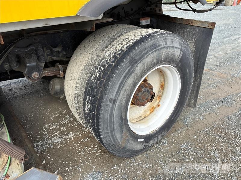 Freightliner M2 Sweeper Truck Šlavimo sunkvežimiai