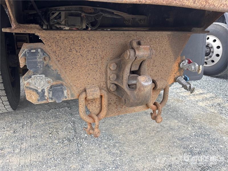 Freightliner M2112 Crane trucks