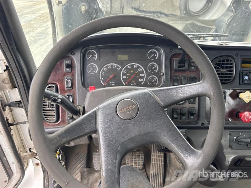 Freightliner M2112 Crane trucks
