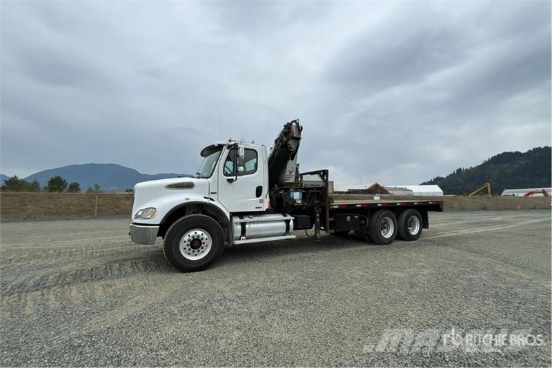 Freightliner M2112 Crane trucks