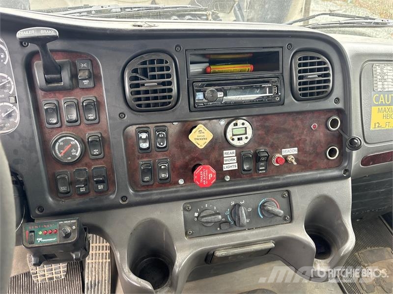 Freightliner M2112 Crane trucks