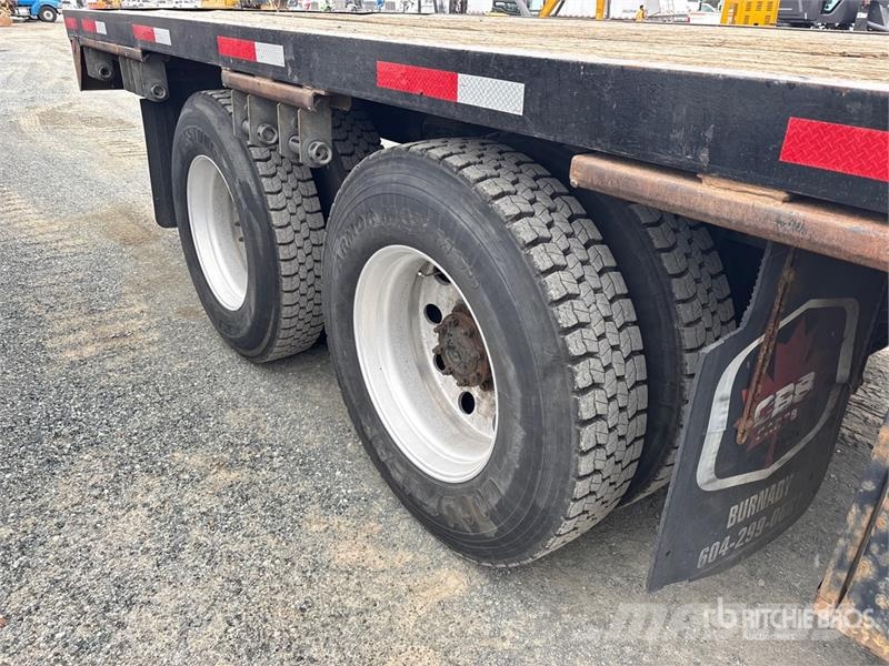 Freightliner M2112 Crane trucks
