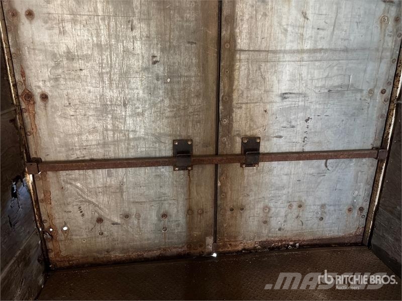 Fruehauf 45 ft x 102 in T/A Tool Crib Van Trailer Reboques de caixa fechada