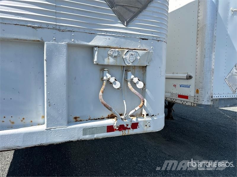Fruehauf 45 ft x 102 in T/A Tool Crib Van Trailer Reboques de caixa fechada