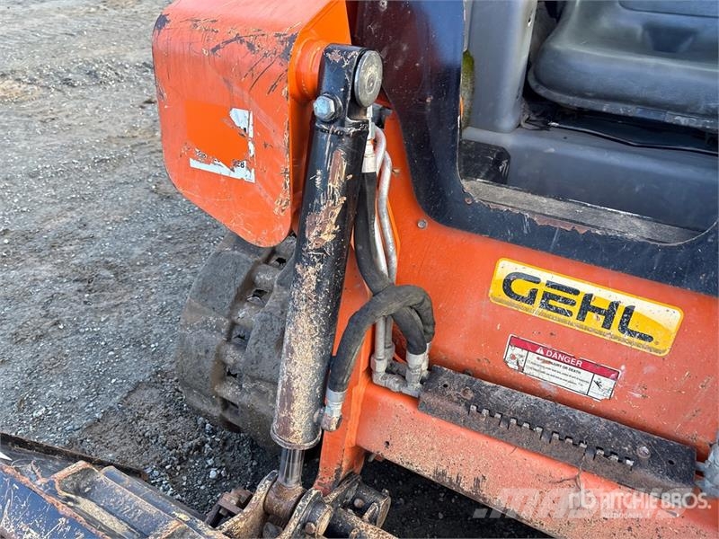 Gehl RT135 Compact Track Loader Kompaktrakodók