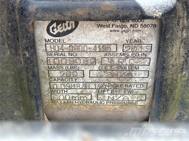 Geith 24 in Digging Excavator Bucket دلاء