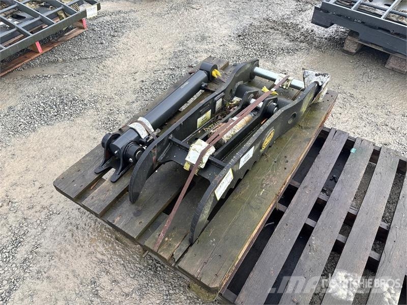 Geith 38 in Hydraulic Excavator Thumb (Unused) Schaufeln