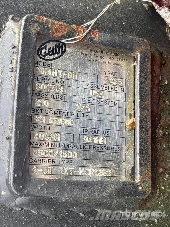 Geith 38 in Hydraulic Excavator Thumb (Unused) Schaufeln